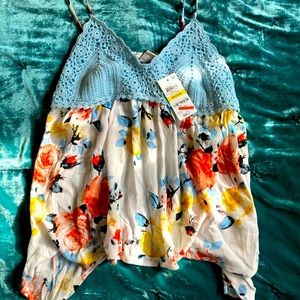 Super cute Summer hippie/like halter top!! NEW💯